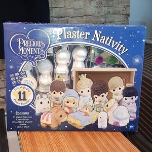NWOT Vintage Precious Moments plaster nativity kit